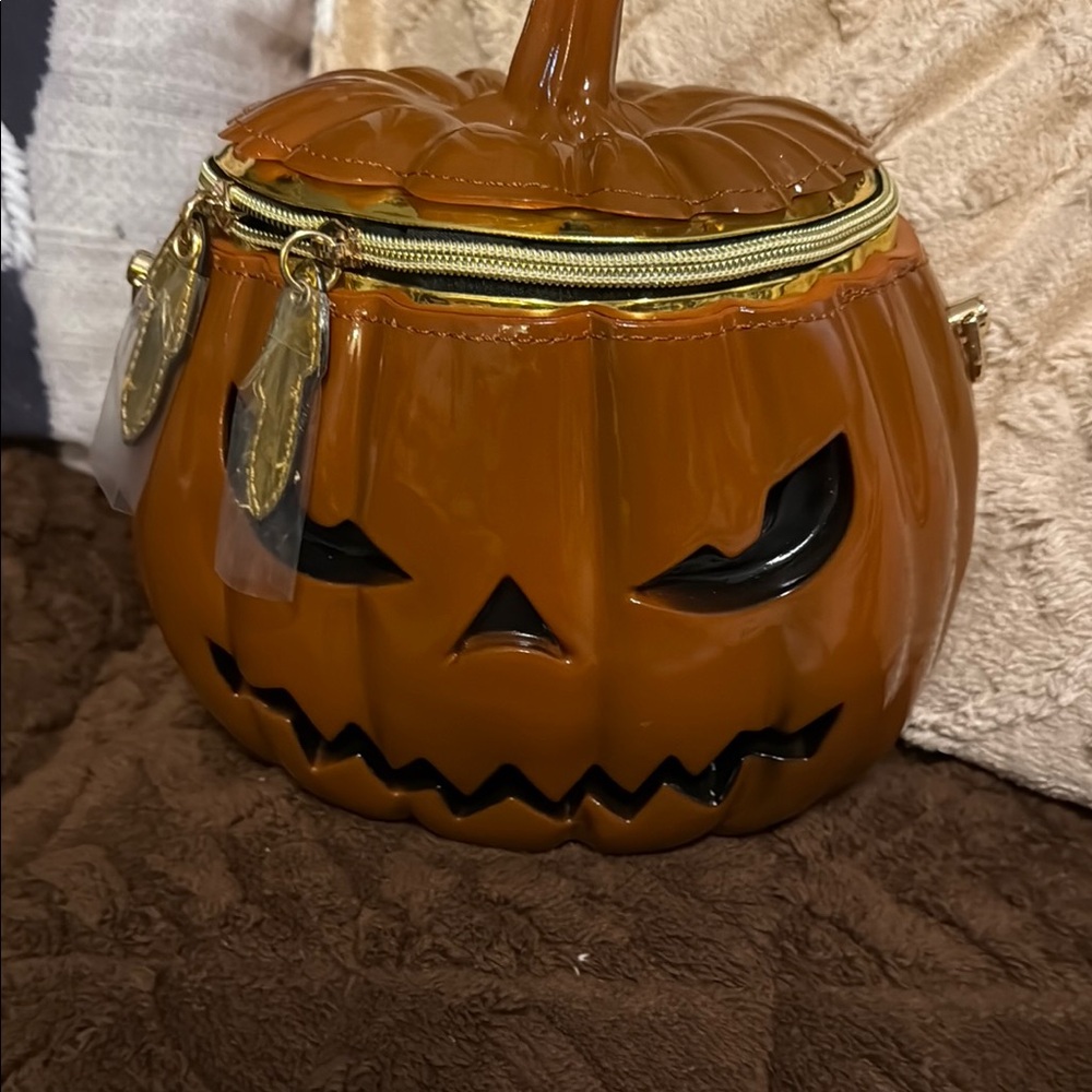 First offer wins Pumpkin Shaped Handbag